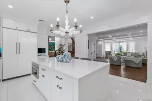 105 Woodhill Ln, Manhasset, NY 11030 - Photo 11