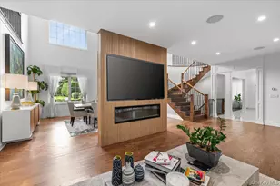 105 Woodhill Ln, Manhasset, NY 11030 - Photo 17