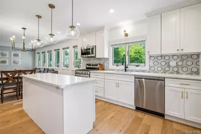 55 Cleveland Street, Patchogue, NY 11772 - Photo 15