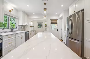 55 Cleveland St, Patchogue, NY 11772 - Photo 19