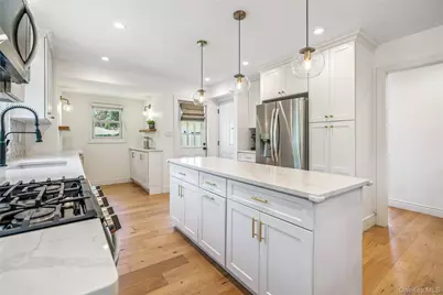 55 Cleveland Street, Patchogue, NY 11772 - Photo 17