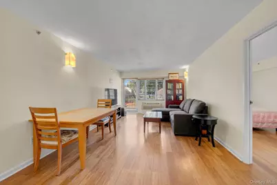 6434 Grand Central Parkway #3G, Forest Hills, NY 11375 - Photo 5