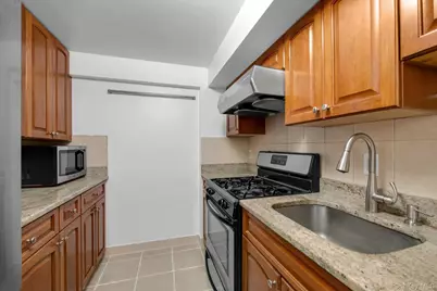 6434 Grand Central Parkway #3G, Forest Hills, NY 11375 - Photo 7