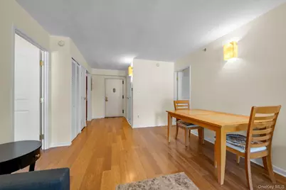 6434 Grand Central Parkway #3G, Forest Hills, NY 11375 - Photo 3