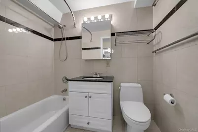 6434 Grand Central Parkway #3G, Forest Hills, NY 11375 - Photo 17