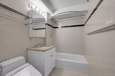 6434 Grand Central Parkway #3G, Forest Hills, NY 11375 - Photo 13