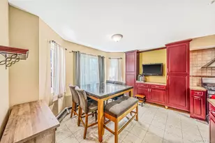 11 Glen Hollow Dr, Holtsville, NY 11742 - Photo 9