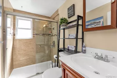 157 Land Lane, Westbury, NY 11590 - Photo 17
