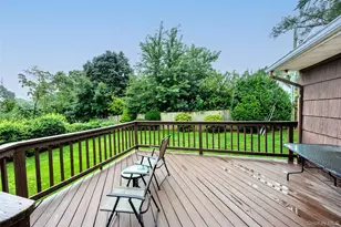 7 Barby Ln, Plainview, NY 11803 - Photo 35
