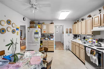7 Barby Lane, Plainview, NY 11803 - Photo 17