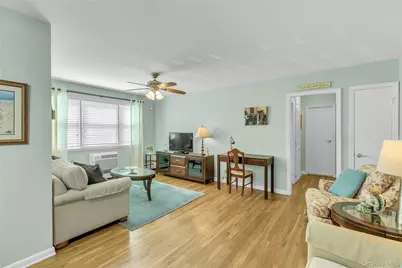 4030 Jerusalem Avenue #1C, Seaford, NY 11783 - Photo 3