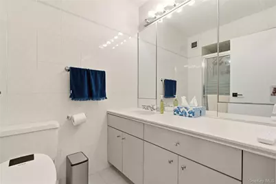 100 High Point Drive #710, Hartsdale, NY 10530 - Photo 15