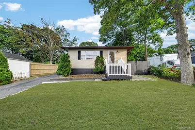 28 Roslyn Avenue, Selden, NY 11784 - Photo 1