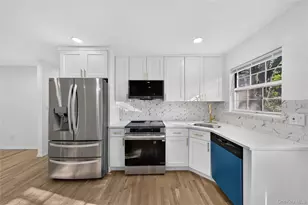 28 Roslyn Ave, Selden, NY 11784 - Photo 7