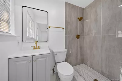 28 Roslyn Avenue, Selden, NY 11784 - Photo 15