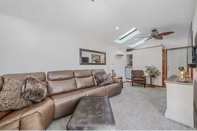 16 Salem Road, Hicksville, NY 11801 - Photo 11