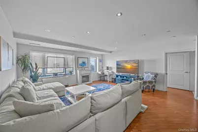 136 Beach 117th Street #2H, Rockaway Park, NY 11694 - Photo 5