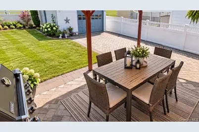 120 Barrymore Boulevard, Franklin Square, NY 11010 - Photo 17