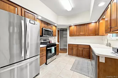 4 Holly Street, Yonkers, NY 10704 - Photo 7