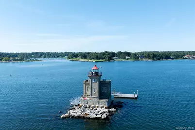 7 Lighthouse Point, Lloyd Harbor, NY 11743 - Photo 15