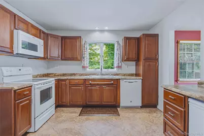 335 Lucas Avenue, Kingston, NY 12401 - Photo 11