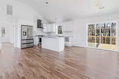 157 S Quaker Lane, Hyde Park, NY 12538 - Photo 3