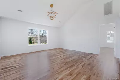 157 S Quaker Lane, Hyde Park, NY 12538 - Photo 7