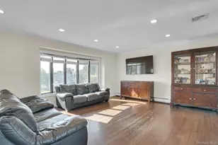 25 Heather Crescent, Commack, NY 11725 - Photo 9