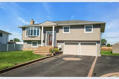 25 Heather Crescent, Commack, NY 11725 - Photo 3