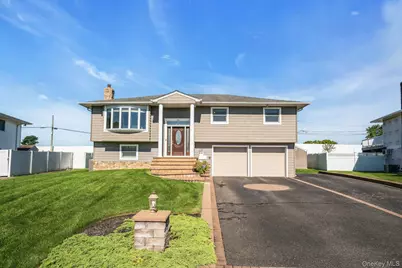 25 Heather Crescent, Commack, NY 11725 - Photo 1