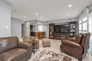 3984 Darby Ln, Seaford, NY 11783 - Photo 15
