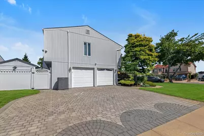 3984 Darby Lane, Seaford, NY 11783 - Photo 25