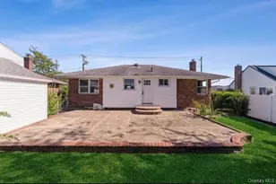 1839 Front St, East Meadow, NY 11554 - Photo 21
