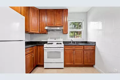 16505 78th Avenue, Fresh Meadows, NY 11366 - Photo 15