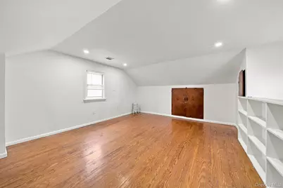 16505 78th Avenue, Fresh Meadows, NY 11366 - Photo 17
