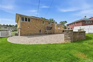 2 Peppermill Rd, Roslyn, NY 11576 - Photo 35