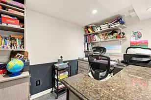 2 Peppermill Rd, Roslyn, NY 11576 - Photo 29