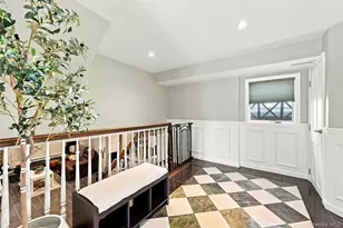 2 Peppermill Rd, Roslyn, NY 11576 - Photo 5