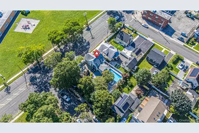 1054 Grand Avenue, Hempstead, NY 11550 - Photo 31