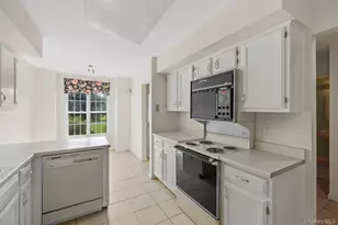14 Glen Eagles Dr, Poughkeepsie, NY 12603 - Photo 17