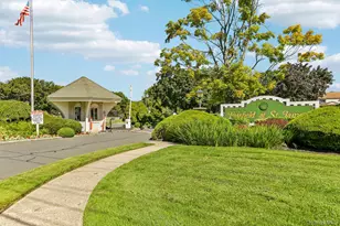 111 Fairfield Dr, Saint James, NY 11780 - Photo 33