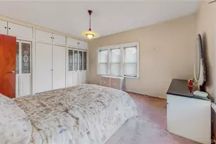 64-53 82nd Pl, Middle Village, NY 11379 - Photo 9