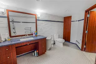 64-53 82nd Pl, Middle Village, NY 11379 - Photo 17