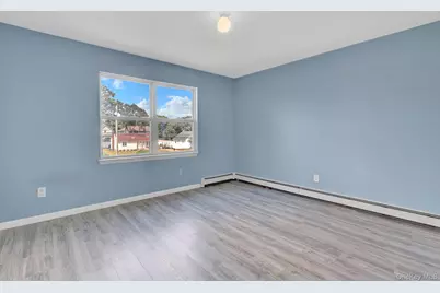 231 Columbus Boulevard, Amityville, NY 11701 - Photo 21