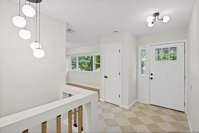 14 Camelot Lane, East Setauket, NY 11733 - Photo 7