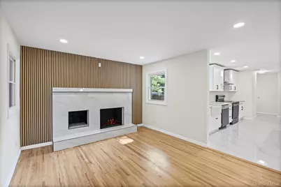 14 Camelot Lane, East Setauket, NY 11733 - Photo 5