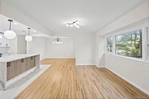 14 Camelot Ln, East Setauket, NY 11733 - Photo 9