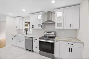 14 Camelot Ln, East Setauket, NY 11733 - Photo 17