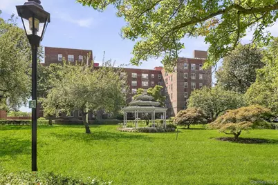 220 Pelham Road #2C, New Rochelle, NY 10805 - Photo 33
