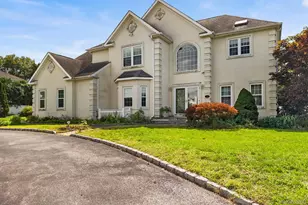 51 Jordan Dr, Medford, NY 11763 - Photo 3